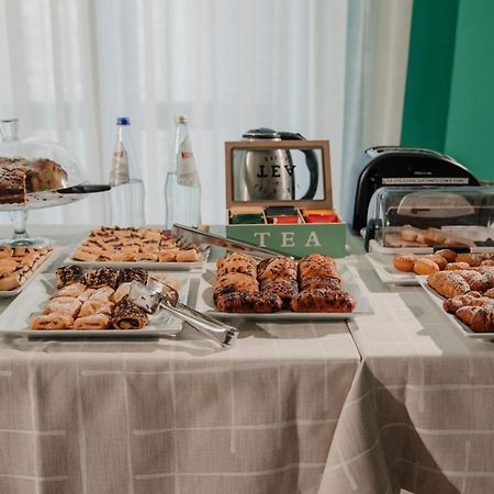 Gg8 Hotel & Suite Spa Gualdo Tadino Bagian luar foto