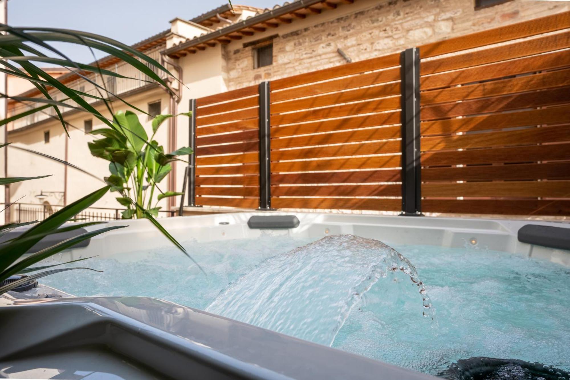 Gg8 Hotel & Suite Spa Gualdo Tadino Bagian luar foto