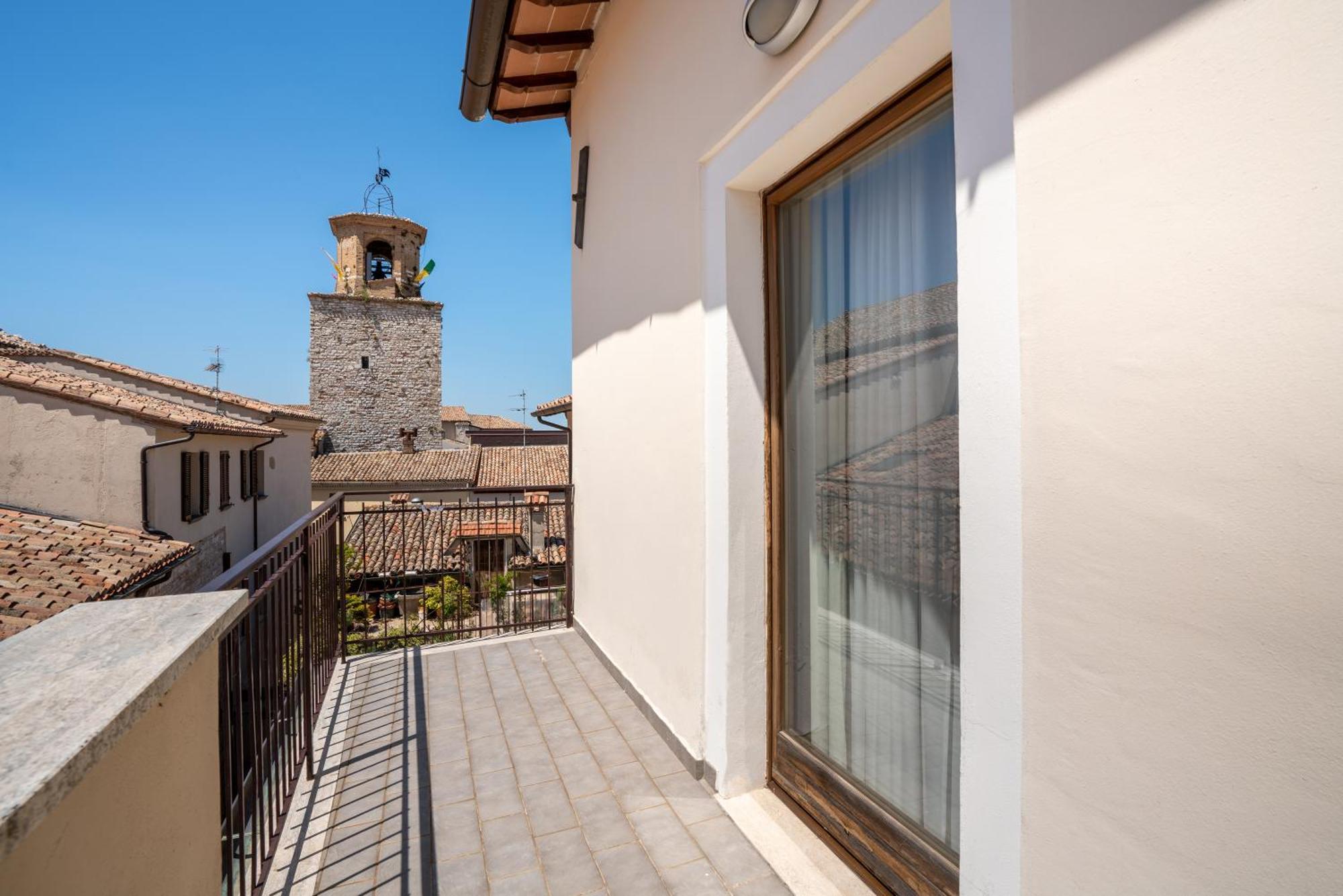 Gg8 Hotel & Suite Spa Gualdo Tadino Bagian luar foto