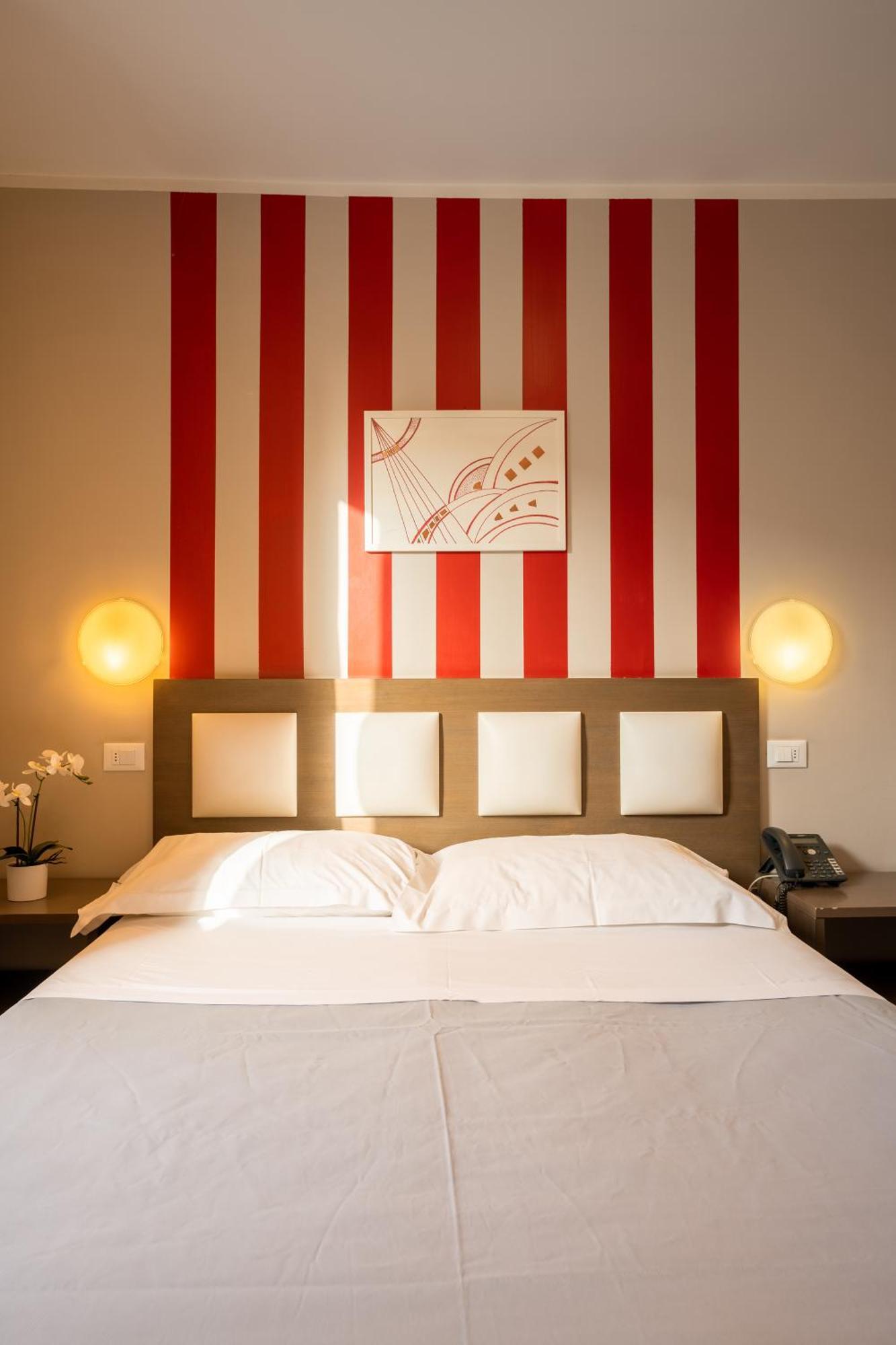 Gg8 Hotel & Suite Spa Gualdo Tadino Bagian luar foto