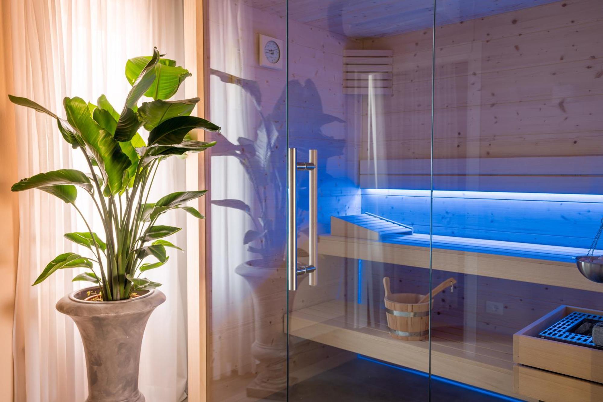 Gg8 Hotel & Suite Spa Gualdo Tadino Bagian luar foto