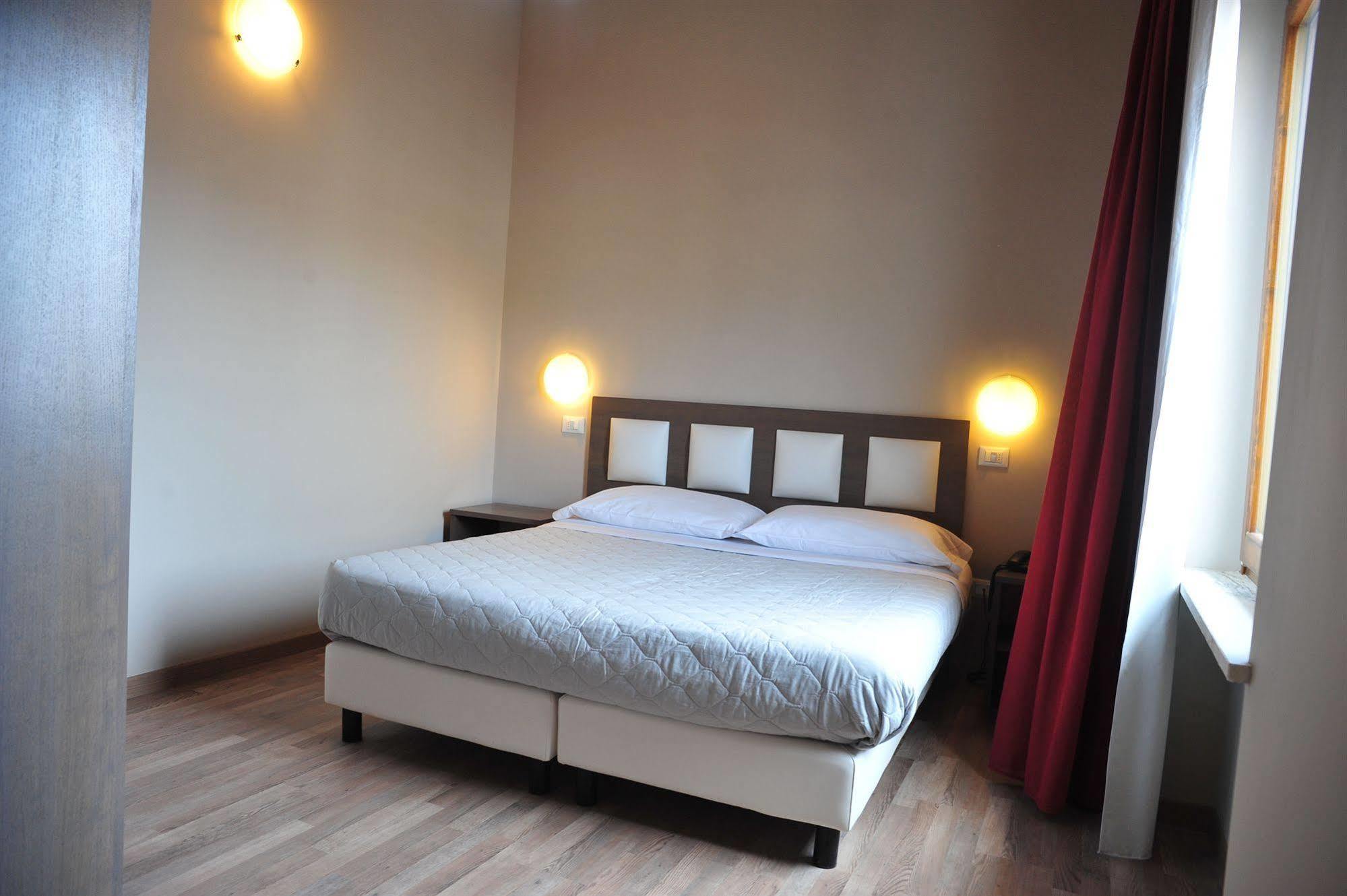 Gg8 Hotel & Suite Spa Gualdo Tadino Bagian luar foto